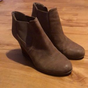Women’s tan wedge booties